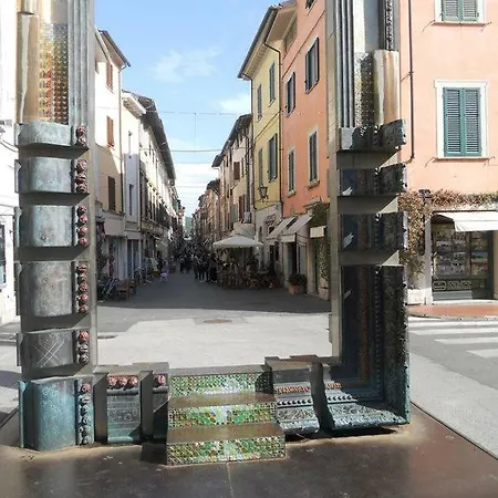 Urania - Le Muse * Pietrasanta
